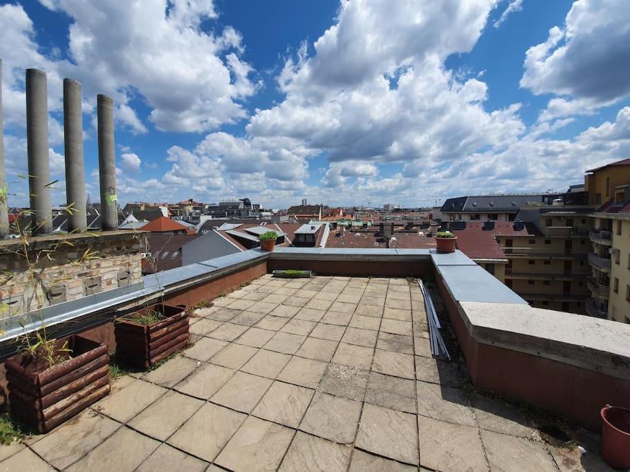 Master Apartment With Air Condition And Separated Rooftop Terrace ブダペスト エクステリア 写真